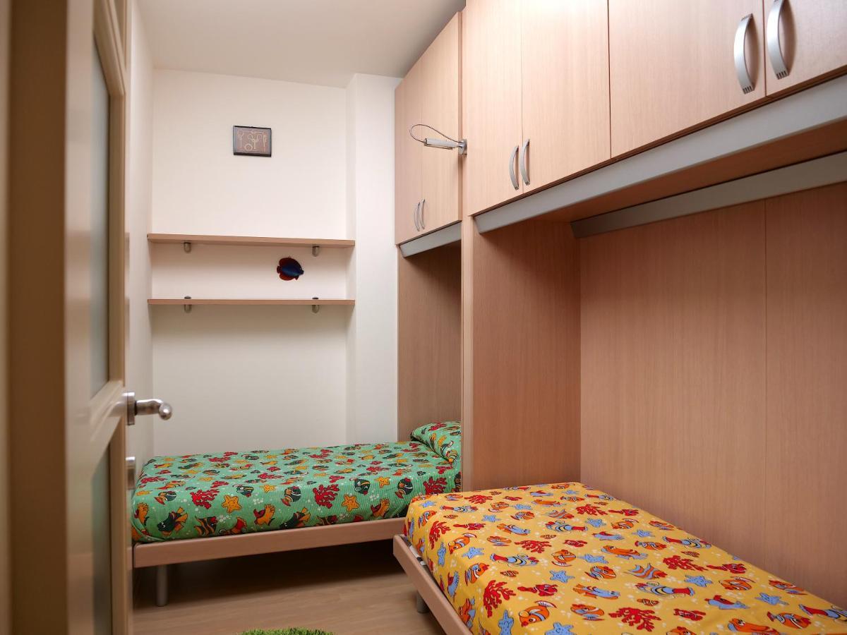 Da Silvia Attico Nel Cuore Di Grado Con Posto Auto Buitenkant foto