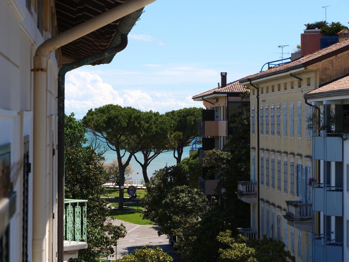 Da Silvia Attico Nel Cuore Di Grado Con Posto Auto Buitenkant foto