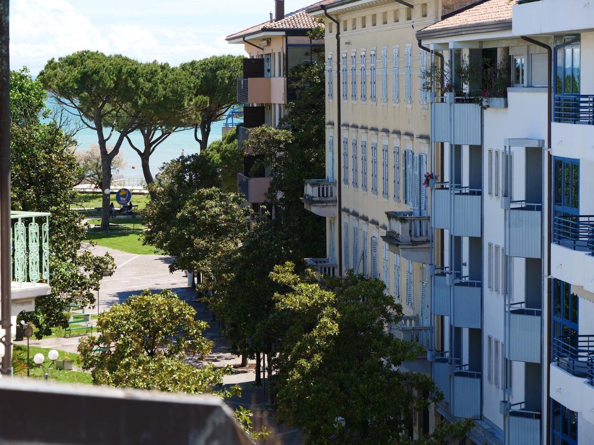 Da Silvia Attico Nel Cuore Di Grado Con Posto Auto Buitenkant foto